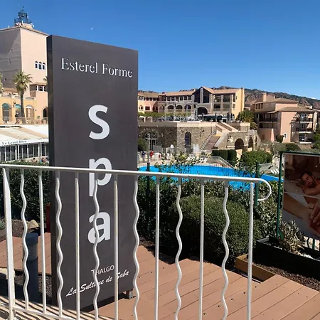 Village Cap Esterel Pierre Et En Rez De Jardin Vue -plages -parcs Aquatique - Animations -5 Piscines Dont Chauffee Au 01-novembre -parking -climatisation -formule Club Apartment