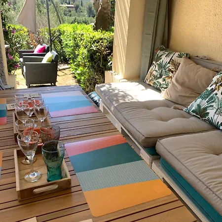 Village Cap Esterel Pierre Et En Rez De Jardin Vue -plages -parcs Aquatique - Animations -5 Piscines Dont Chauffee Au 01-novembre -parking -climatisation -formule Club