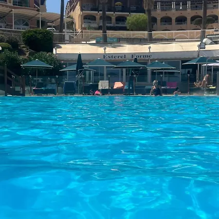 Coup De Coeur ,Parc Aquatique Piscine Chauffee,Appartement Pour 4 Personnes En Rez De Jardin * Saint-Raphael (Var)
