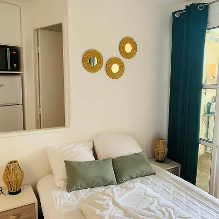 Coup De Coeur ,Parc Aquatique Piscine Chauffee,Appartement Pour 4 Personnes En Rez De Jardin Saint-Raphael (Var)