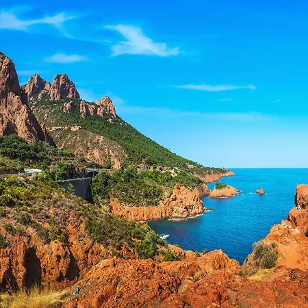 Village Cap Esterel Pierre Et En Rez De Jardin Vue -plages -parcs Aquatique - Animations -5 Piscines Dont Chauffee Au 01-novembre -parking -climatisation -formule Club Apartment