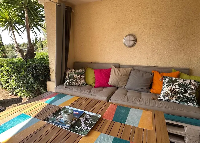 Апартаменты Village Cap Esterel Pierre Et En Rez De Jardin Vue -plages -5 Piscines Dont Chauffee Du 04 Avril Au 02 Novembre Сен-Рафаэль