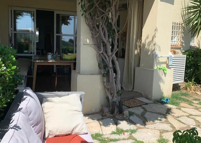 Village Cap Estérel Pierre Et Plages -5 Piscines Dont Chauffée Du 04 Avril Au 02 Novembre * Saint-Raphaël