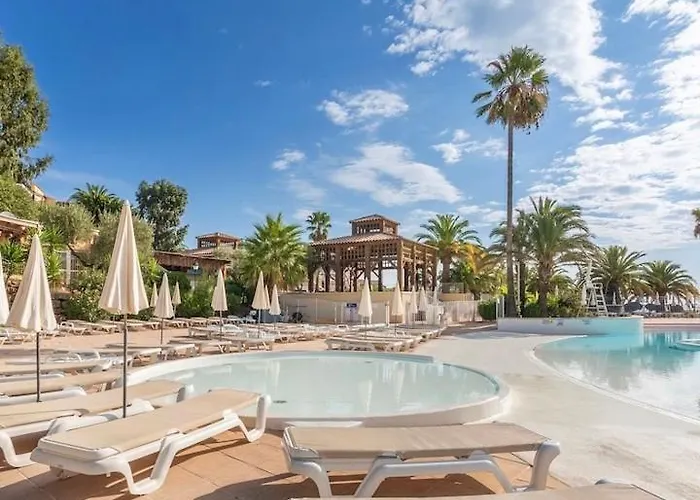 Village Cap Esterel Pierre Et En Rez De Jardin Vue -plages -5 Piscines Dont Chauffee Du 04 Avril Au 02 Novembre * Сен-Рафаэль